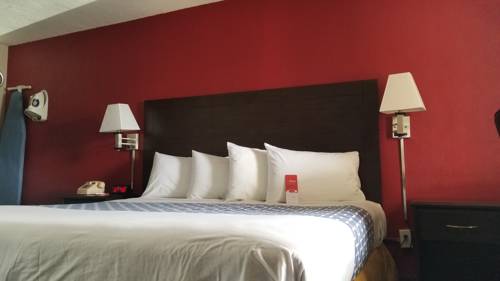 Imagen de la habitación del Hotel Econo Lodge Mechanicsburg. Foto 8