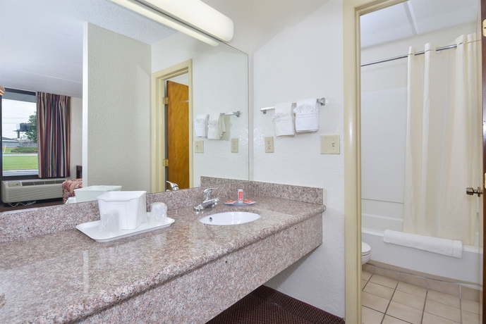 Imagen de la habitación del Hotel Econo Lodge Midtown. Foto 8