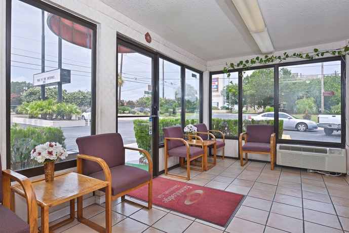 Imagen de los interiores del Hotel Econo Lodge Midtown. Foto 14