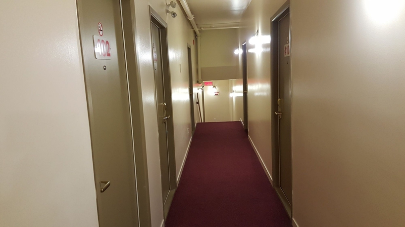 Imagen de los interiores del Hotel Econo Lodge, Montreal. Foto 12