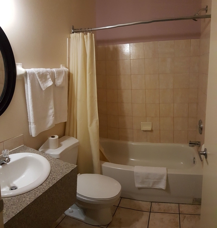 Imagen de la habitación del Hotel Econo Lodge, Montreal. Foto 6