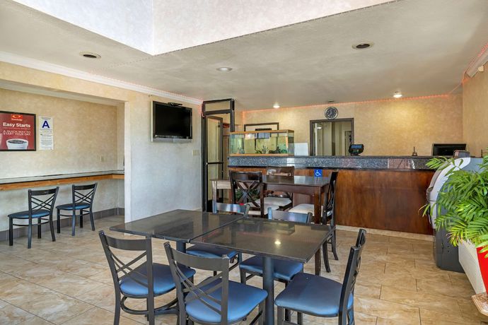 Imagen de los interiores del Hotel Econo Lodge Moreno Valley. Foto 20