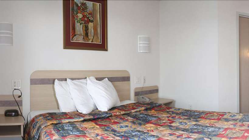 Imagen de la habitación del Hotel Econo Lodge Morristown. Foto 3