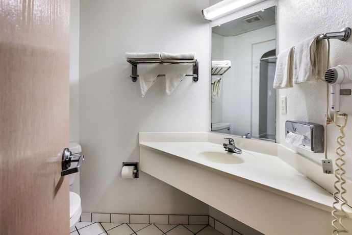 Imagen de la habitación del Hotel Econo Lodge Morristown. Foto 8
