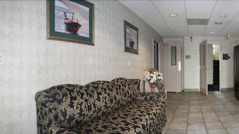 Imagen de los interiores del Hotel Econo Lodge Morristown. Foto 20