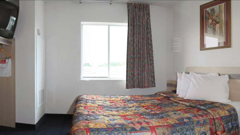 Imagen de la habitación del Hotel Econo Lodge Morristown. Foto 13