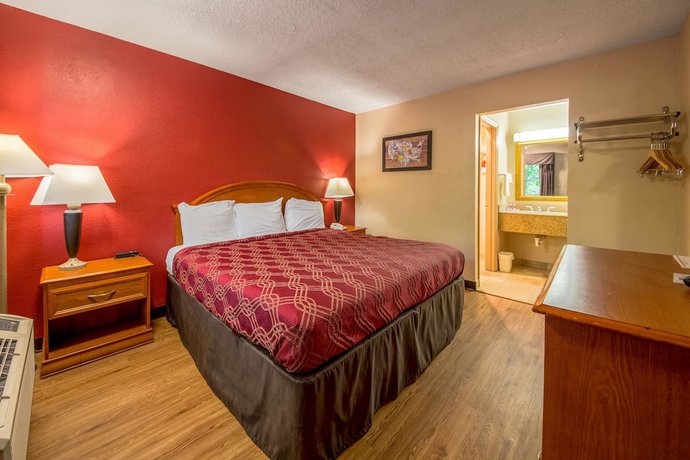 Imagen de la habitación del Hotel Econo Lodge Mt Laurel. Foto 16