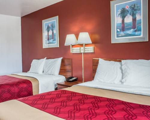 Imagen de la habitación del Hotel Econo Lodge Near The University Of Arizona. Foto 5