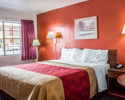 Imagen de la habitación del Hotel Econo Lodge Near The University Of Arizona. Foto 6