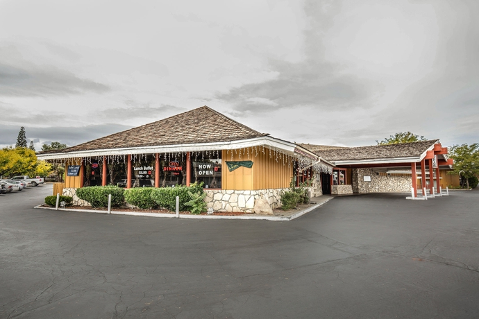 Imagen de los exteriores del Hotel Econo Lodge New Reno - Sparks Convention Center. Foto 7