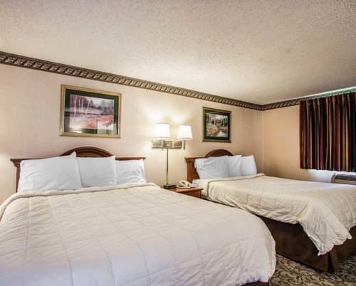 Imagen de la habitación del Hotel Econo Lodge Newton. Foto 4