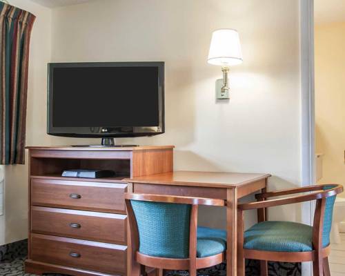 Imagen de la habitación del Hotel Econo Lodge Newton. Foto 6