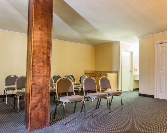 Imagen de los interiores del Hotel Econo Lodge North, Aeropuerto Internacional de Charleston. Foto 7