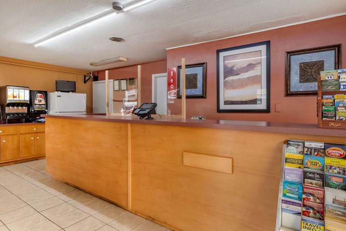 Imagen de los interiores del Hotel Econo Lodge North, Charlottesville. Foto 19