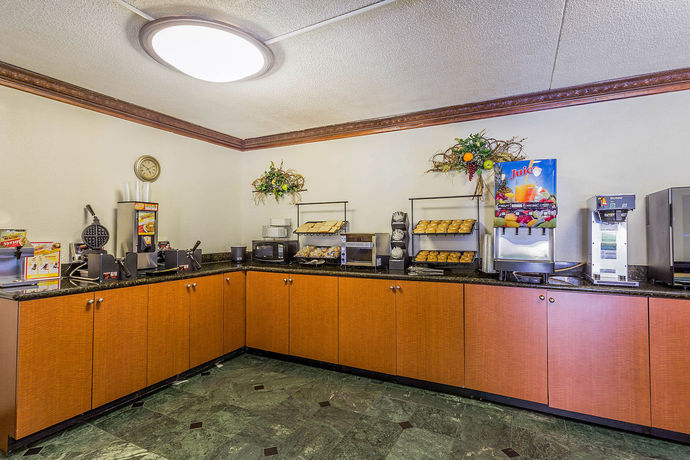Imagen del bar/restaurante del Hotel Econo Lodge, North Gate. Foto 2