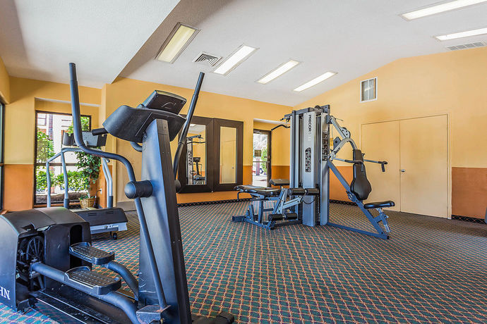 Imagen de los interiores del Hotel Econo Lodge, North Gate. Foto 11