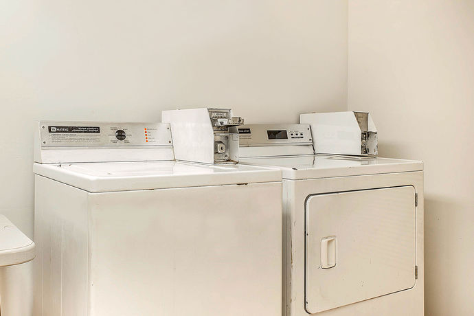 Imagen de los interiores del Hotel Econo Lodge, North Gate. Foto 13