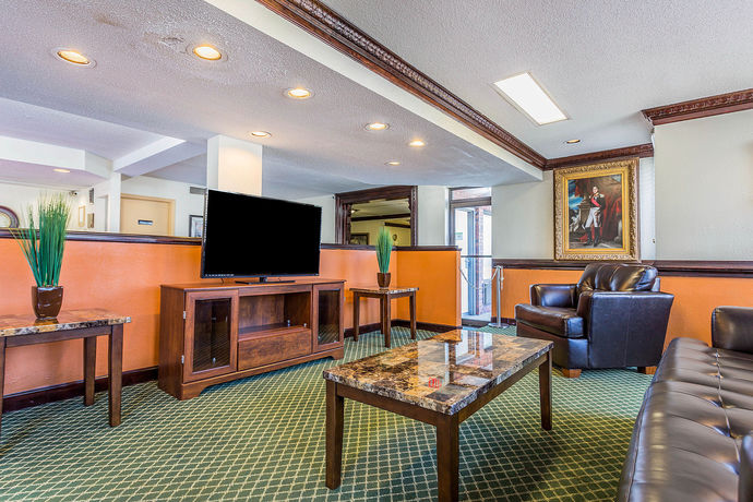 Imagen de los interiores del Hotel Econo Lodge, North Gate. Foto 15