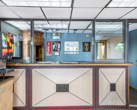 Imagen de los interiores del Hotel Econo Lodge North, Knoxville. Foto 20