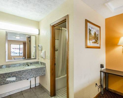 Imagen de la habitación del Hotel Econo Lodge North, Nashville - TN. Foto 4