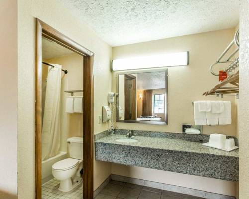 Imagen de la habitación del Hotel Econo Lodge North, Nashville - TN. Foto 10