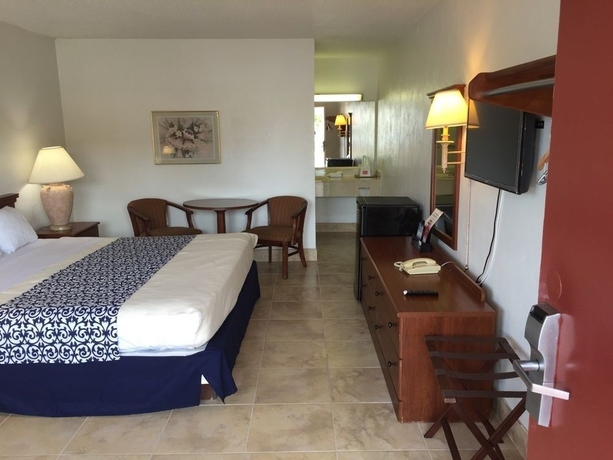 Imagen de la habitación del Hotel Econo Lodge North, North Fort Myers. Foto 6