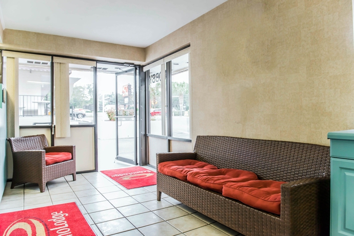 Imagen de los interiores del Hotel Econo Lodge North, Tallahassee. Foto 16