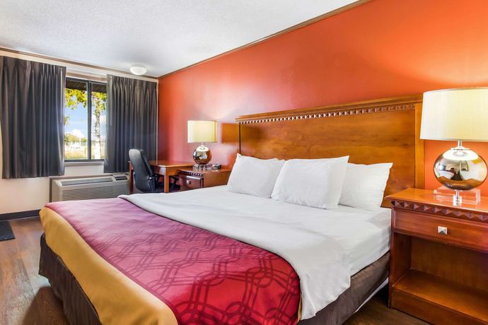 Imagen de la habitación del Hotel Econo Lodge Norwalk. Foto 5