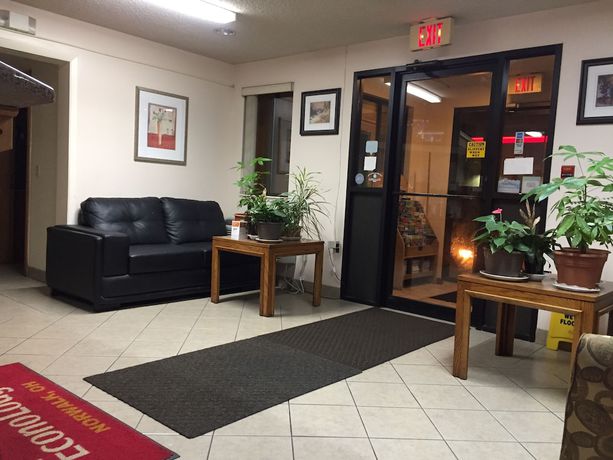 Imagen de los interiores del Hotel Econo Lodge Norwalk. Foto 18