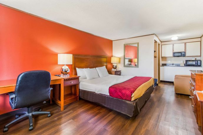 Imagen de la habitación del Hotel Econo Lodge Norwalk. Foto 15