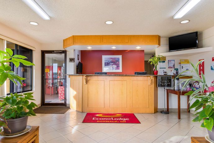 Imagen de los interiores del Hotel Econo Lodge Norwalk. Foto 20