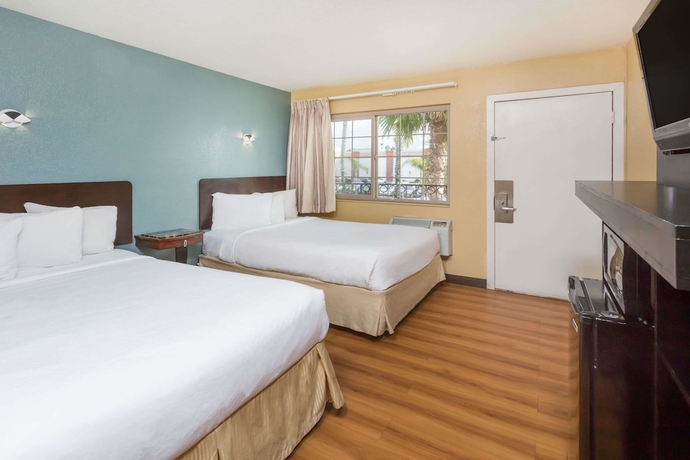 Imagen de la habitación del Hotel Econo Lodge, Oceanside. Foto 13