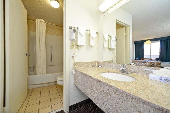 Imagen de la habitación del Hotel Econo Lodge, Oklahoma City. Foto 5