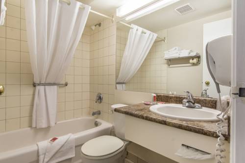 Imagen de la habitación del Hotel Econo Lodge Orillia. Foto 6