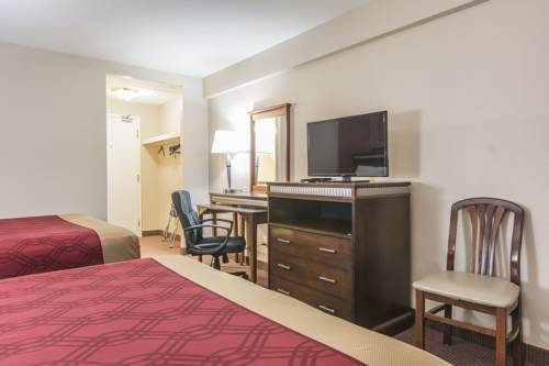 Imagen de la habitación del Hotel Econo Lodge Orillia. Foto 9