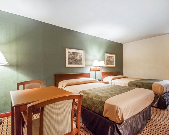 Imagen de la habitación del Hotel Econo Lodge Oxmoor. Foto 2