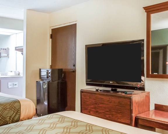 Imagen de la habitación del Hotel Econo Lodge Oxmoor. Foto 3