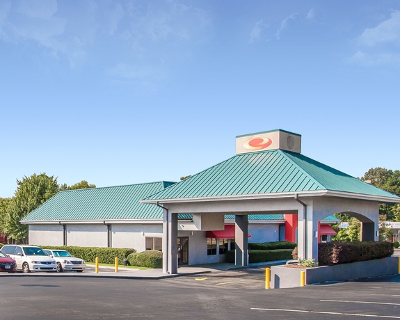 Imagen de los exteriores del Hotel Econo Lodge Oxmoor. Foto 6