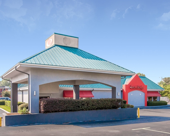 Imagen de los exteriores del Hotel Econo Lodge Oxmoor. Foto 8