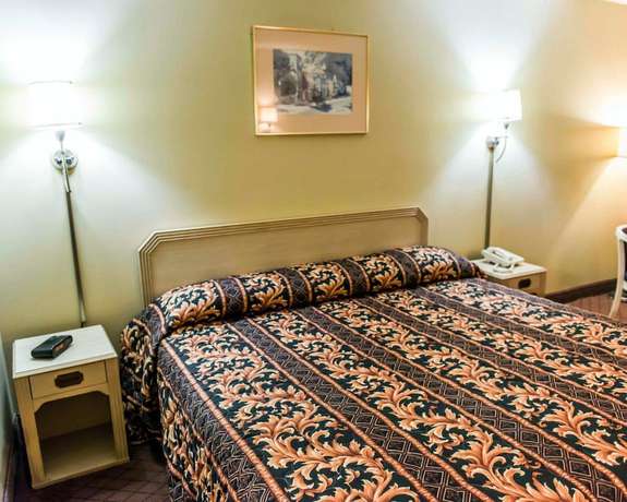 Imagen de la habitación del Hotel Econo Lodge Perry. Foto 5