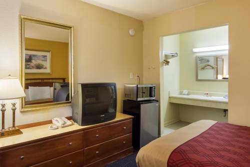 Imagen de la habitación del Hotel Econo Lodge Petersburg. Foto 5