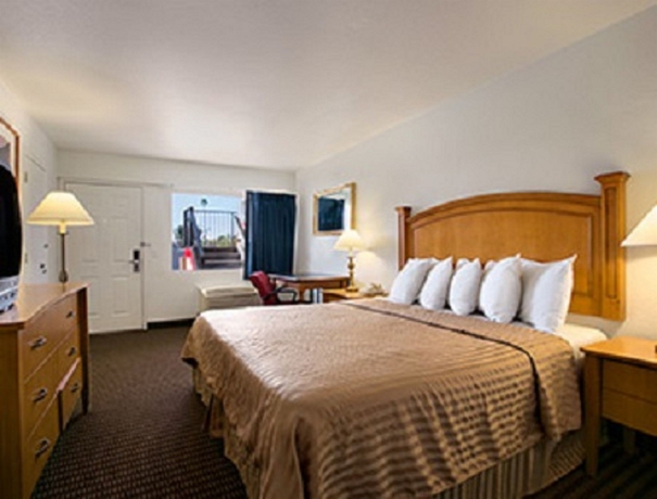 Imagen de la habitación del Hotel Econo Lodge, Phoenix. Foto 2