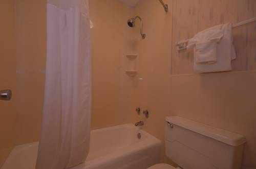 Imagen de la habitación del Hotel Econo Lodge Port Canaveral Area. Foto 8