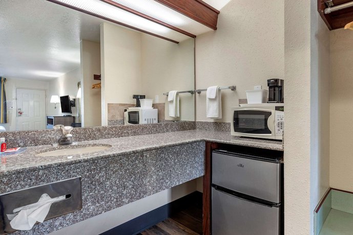 Imagen de la habitación del Hotel Econo Lodge Portland Airport. Foto 5