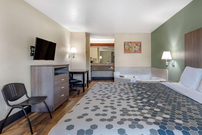 Imagen de la habitación del Hotel Econo Lodge Portland Airport. Foto 11