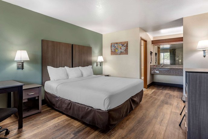 Imagen de la habitación del Hotel Econo Lodge Portland Airport. Foto 12