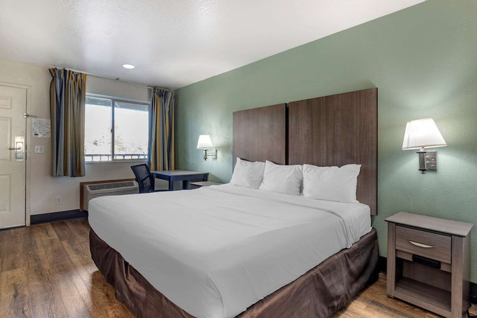 Imagen de la habitación del Hotel Econo Lodge Portland Airport. Foto 16