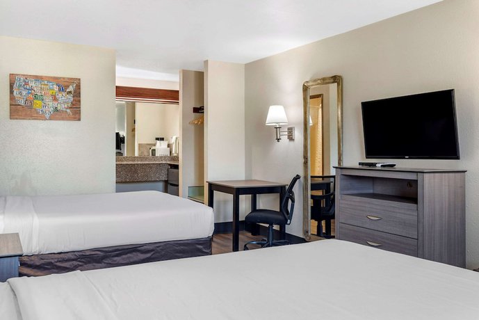 Imagen de la habitación del Hotel Econo Lodge Portland Airport. Foto 17