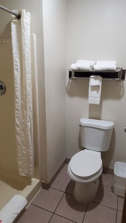 Imagen de la habitación del Hotel Econo Lodge Portland Airport. Foto 18