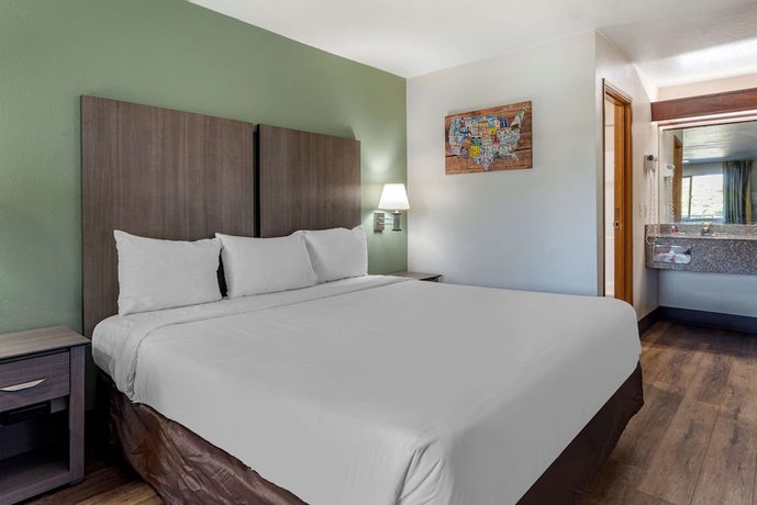 Imagen de la habitación del Hotel Econo Lodge Portland Airport. Foto 19